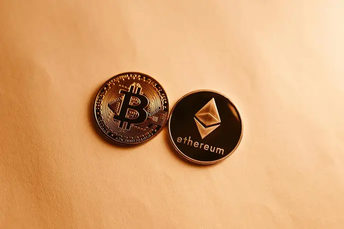 Bitcoin and Ethereum coins used to illustrate crypto arbitrage opportunities